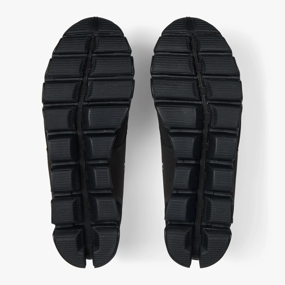 Wald und Mond am Fuß: ON Cloud Waterproof – Dein Schweizer Laufschuh-Highlight.